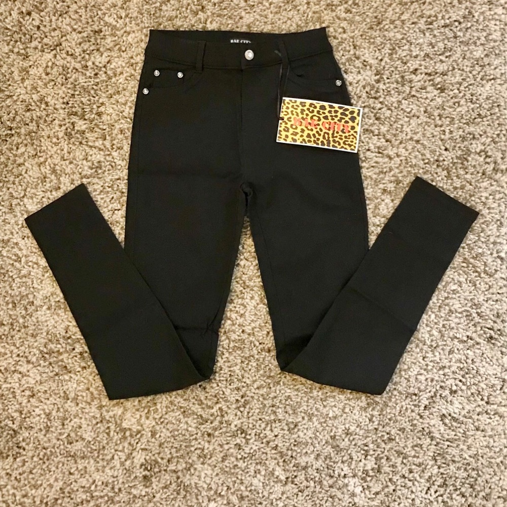 Black skinny jeans-super stretch